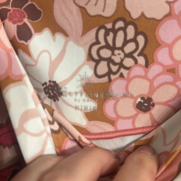 Offline by Aerie High Waisted Crossover Leggings Pink Floral Print Size M - Picture 5 of 6